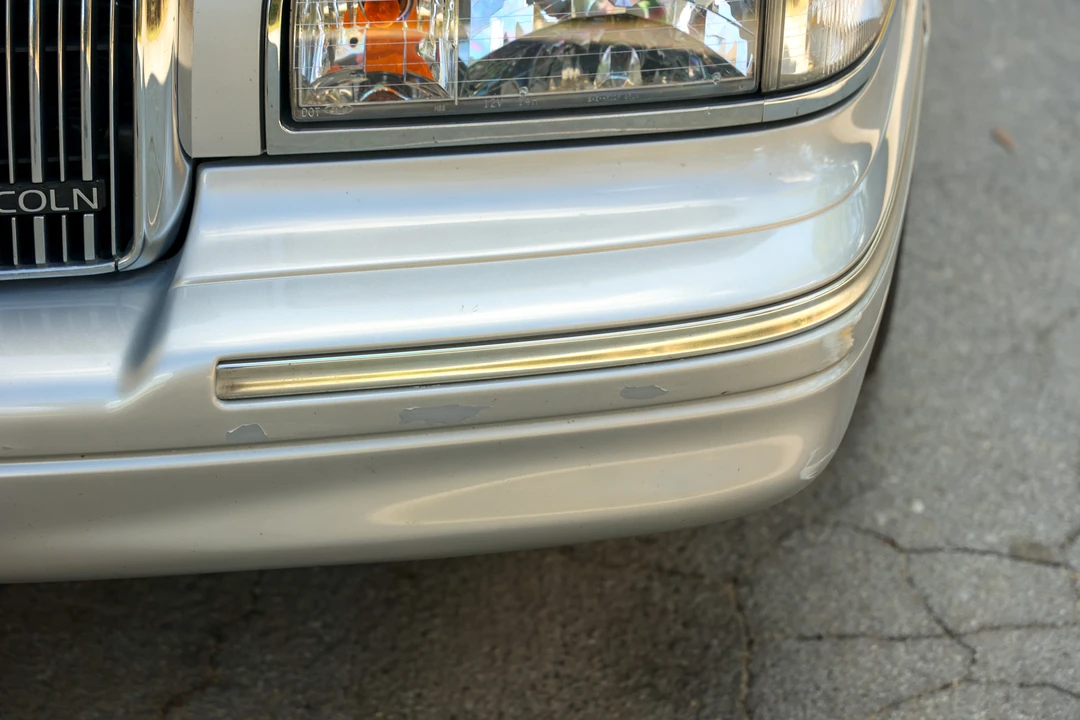 1996 Lincoln Town Car - Image 28 of 31