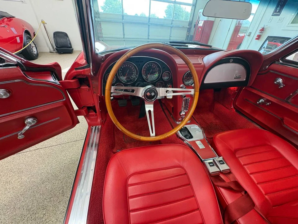 1966 Chevrolet Corvette C2 - Image 11 of 13