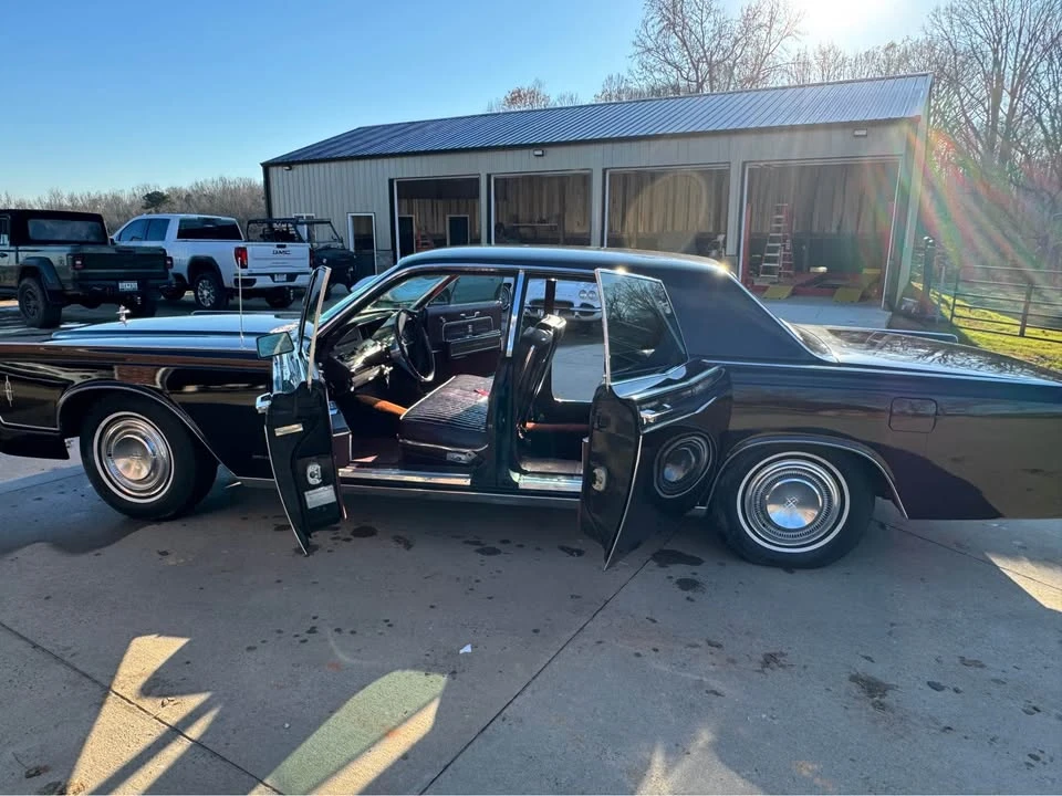 Lincoln Continental 4th Gen - Image 5 of 8
