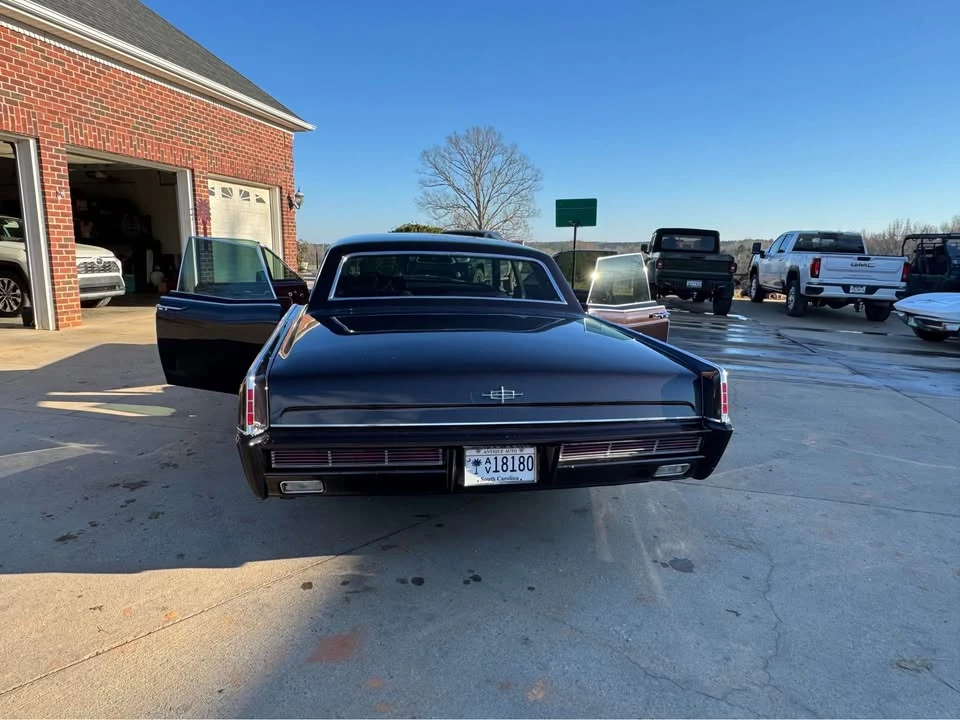 Lincoln Continental 4th Gen - Image 7 of 8
