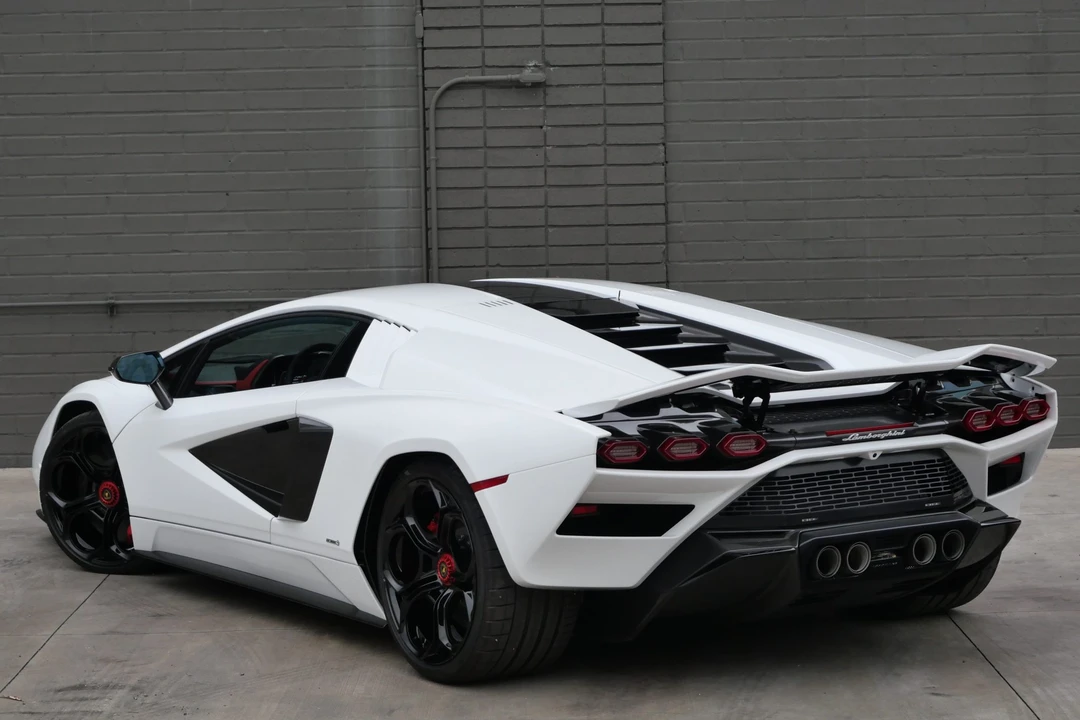 2022 Lamborghini Countach LPI 800-4 - Image 8 of 31