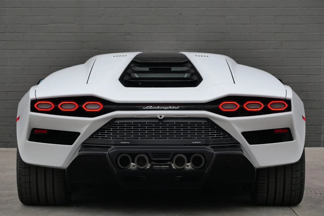2022 Lamborghini Countach LPI 800-4 - Image 10 of 31