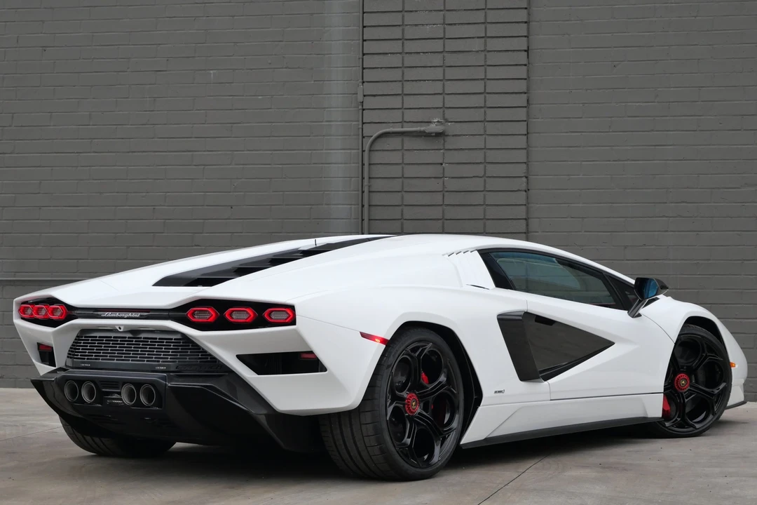 2022 Lamborghini Countach LPI 800-4 - Image 13 of 31