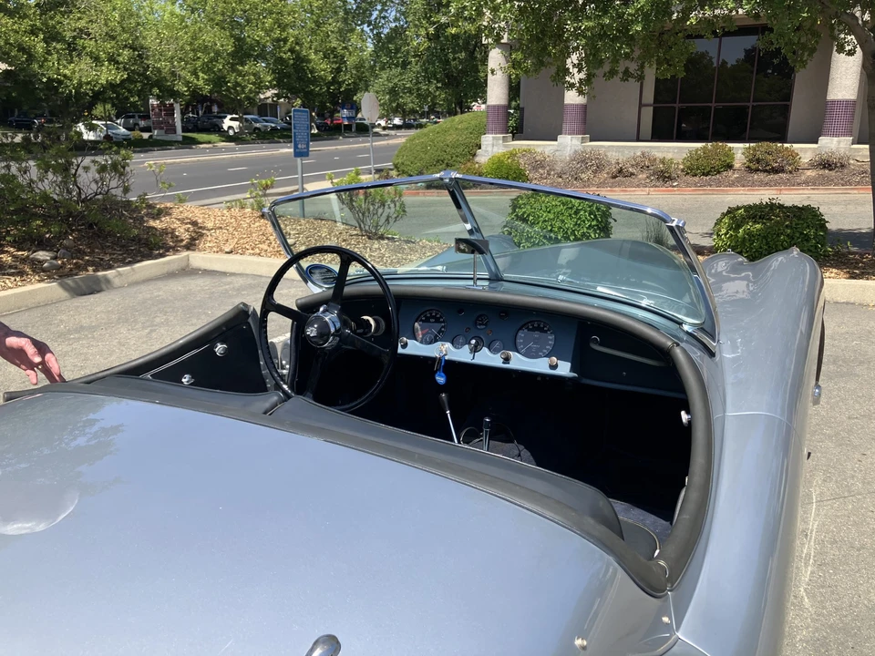 1953 Jaguar XK120 OTS Roadster - Image 19 of 31