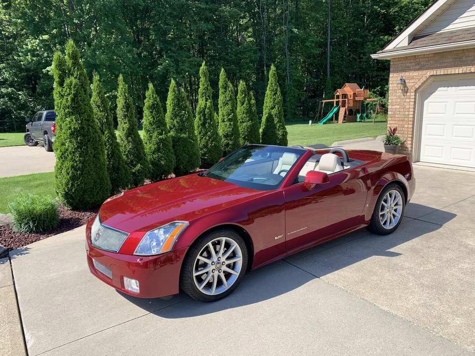 2006 Cadillac XLR-V - Image 4 of 31
