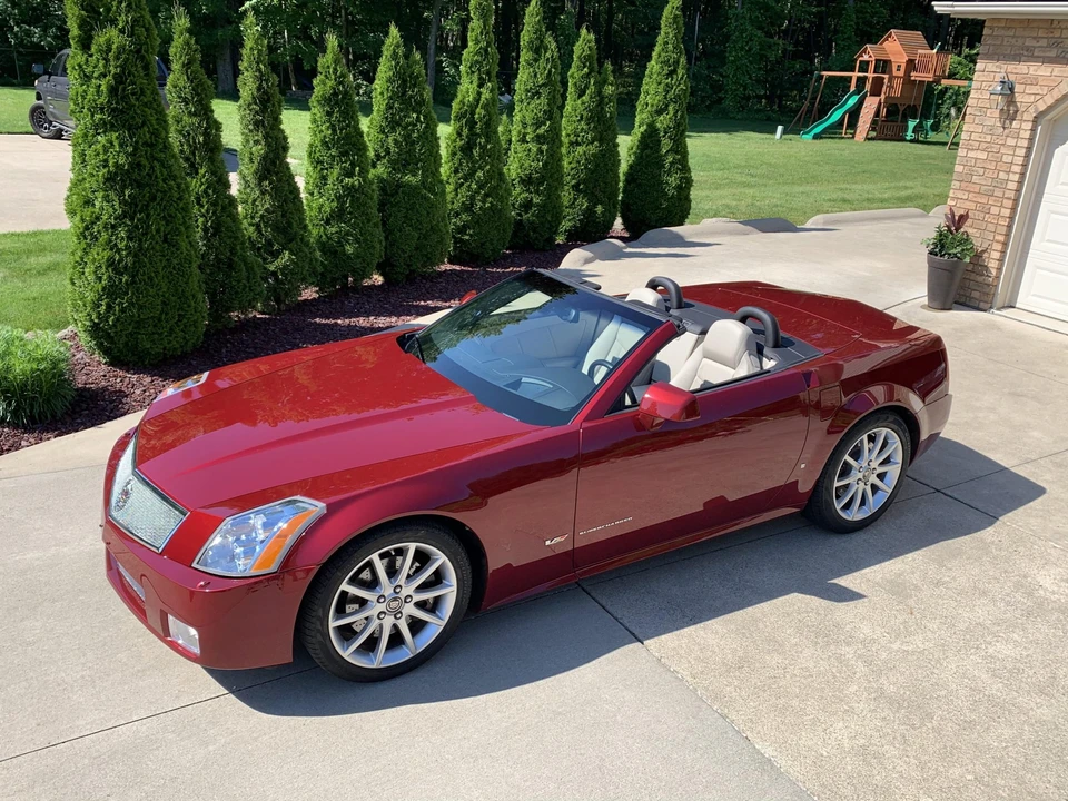 2006 Cadillac XLR-V - Image 3 of 31