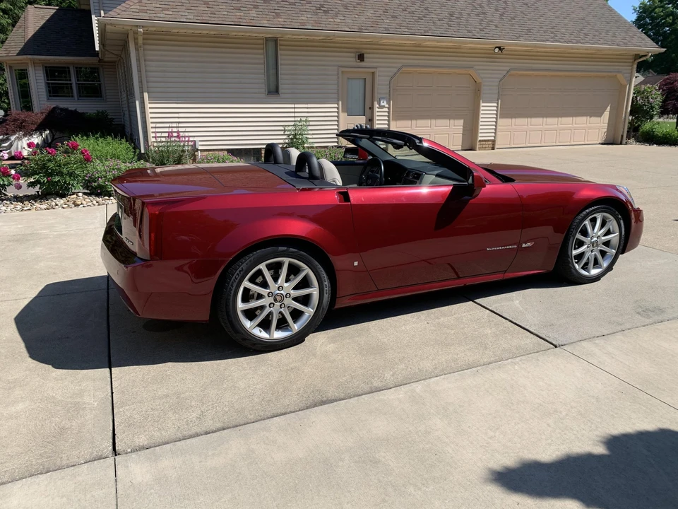 2006 Cadillac XLR-V - Image 10 of 31