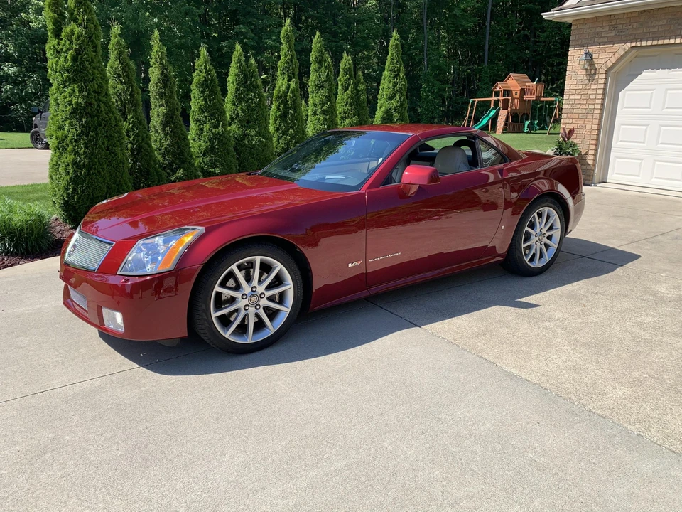 2006 Cadillac XLR-V - Image 17 of 31