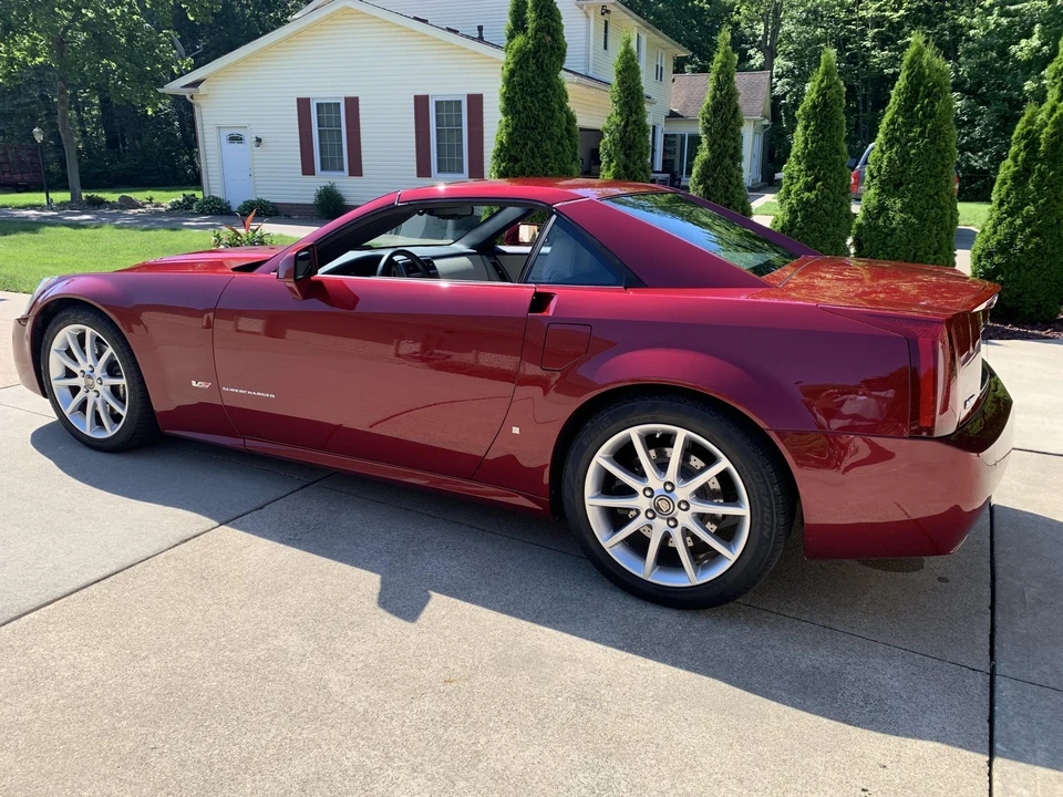 2006 Cadillac XLR-V - Image 18 of 31