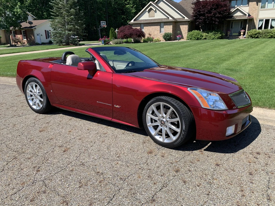 2006 Cadillac XLR-V - Image 7 of 31