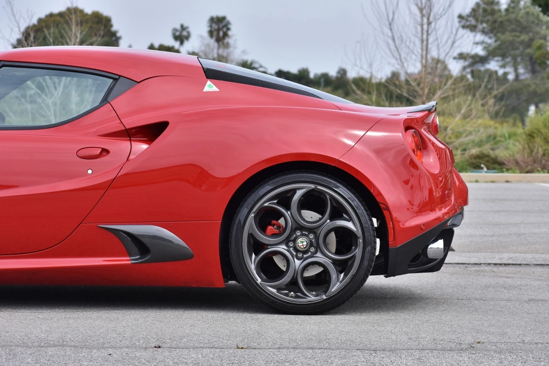2015 Alfa Romeo 4C Coupe - Image 15 of 31