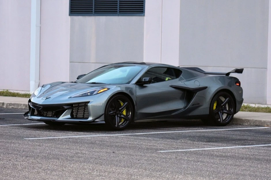 2023 Chevrolet Corvette C8 Z06 - Image 1 of 9
