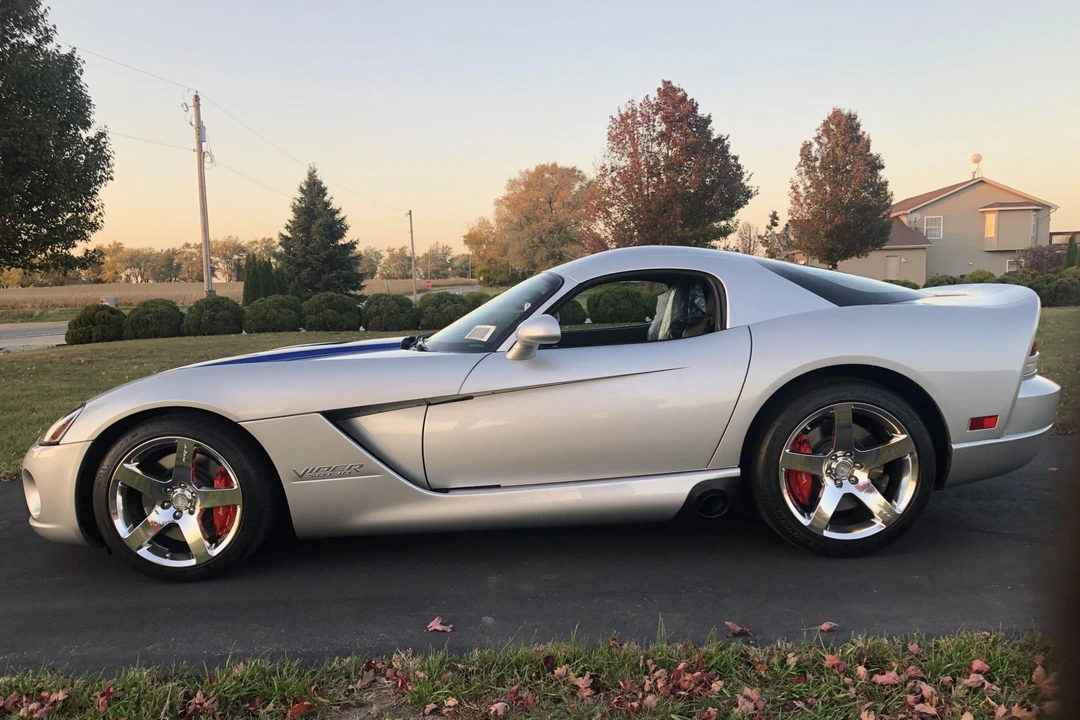 2010 Dodge Viper 4th Gen - Image 3 of 31