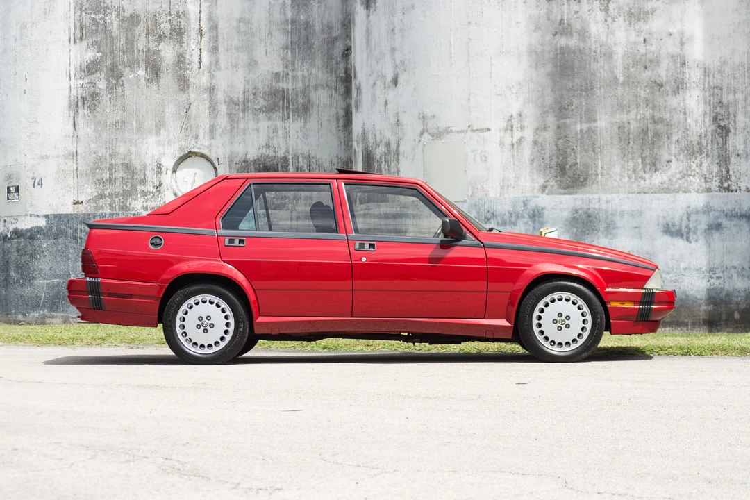 1989 Alfa Romeo 75/Milano - Image 6 of 31
