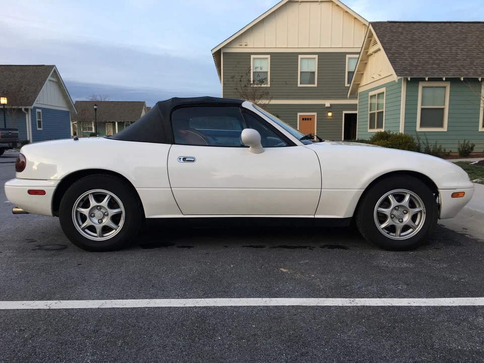 1995 Mazda NA MX-5 Miata - Image 9 of 31