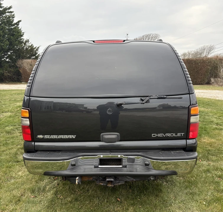 2005 Chevrolet Suburban 9th Gen - Image 4 of 12