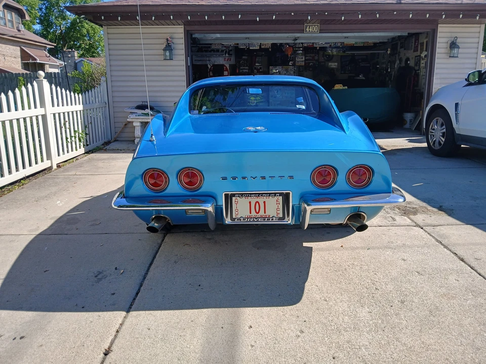 Chevrolet Corvette C3 - Image 1 of 15