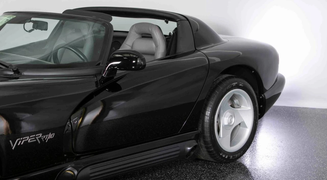 1995 Dodge Viper 1st Gen - Image 24 of 31