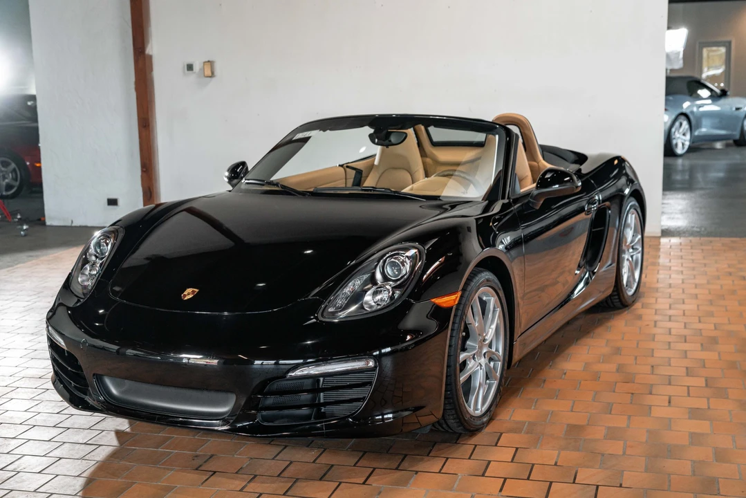 2014 Porsche 981 Boxster - Image 2 of 31