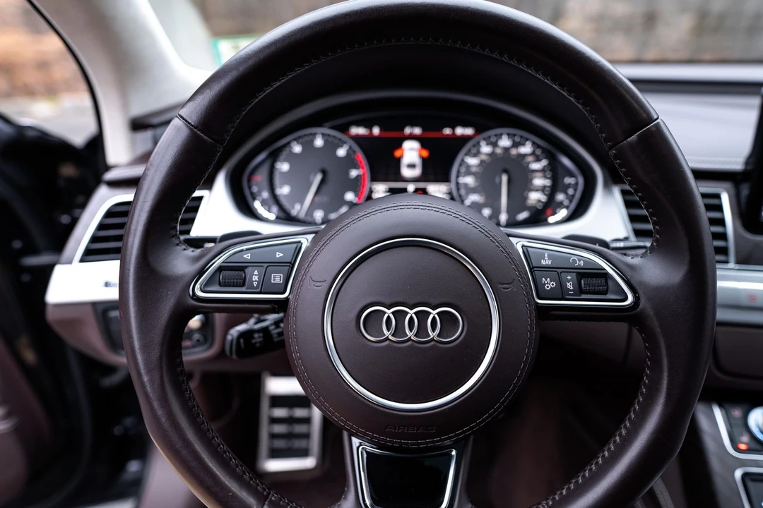 2016 Audi D4 S8 - Image 16 of 31