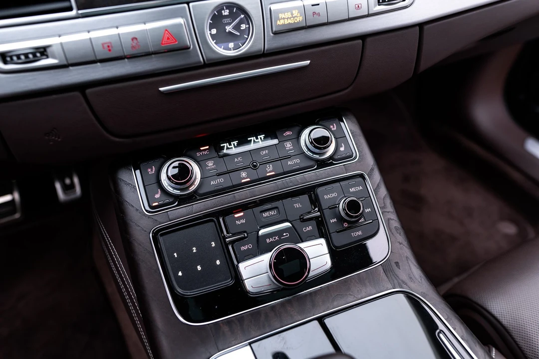 2016 Audi D4 S8 - Image 18 of 31