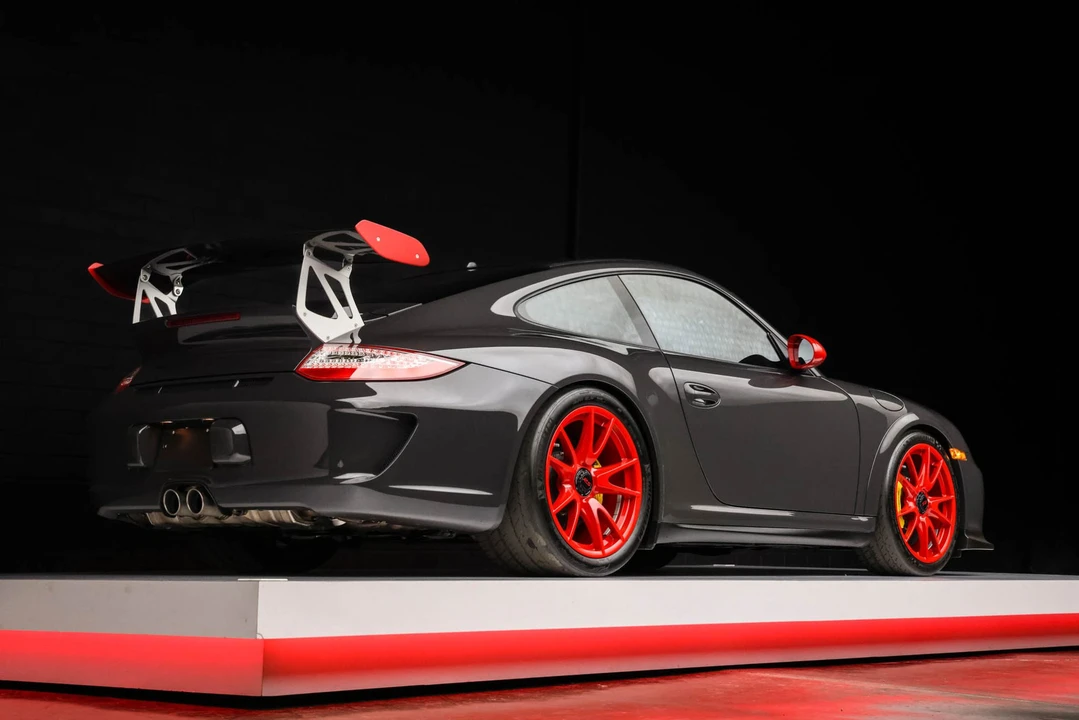 2011 Porsche 997 GT3 RS - Image 18 of 31