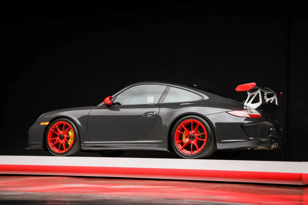 2011 Porsche 997 GT3 RS - Image 28 of 31