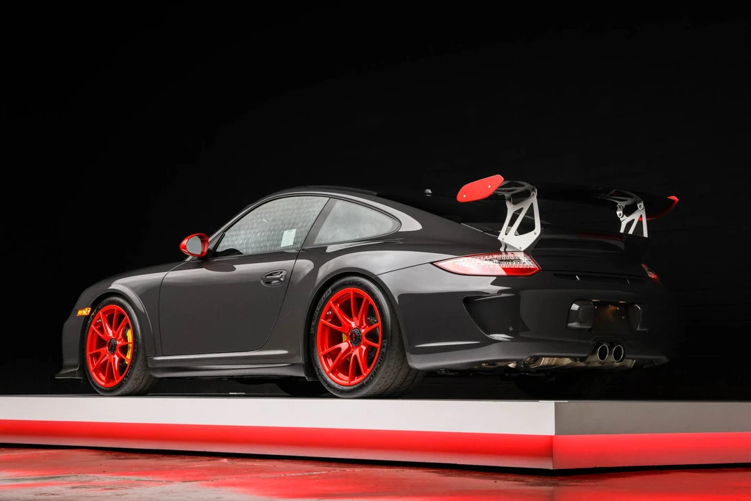2011 Porsche 997 GT3 RS - Image 27 of 31