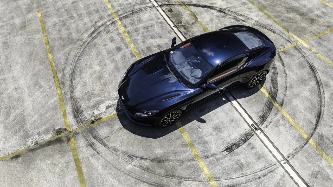 2021 Aston Martin DB11 V8 - Image 3 of 31