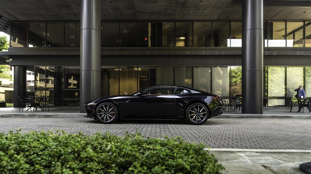 2021 Aston Martin DB11 V8 - Image 7 of 31