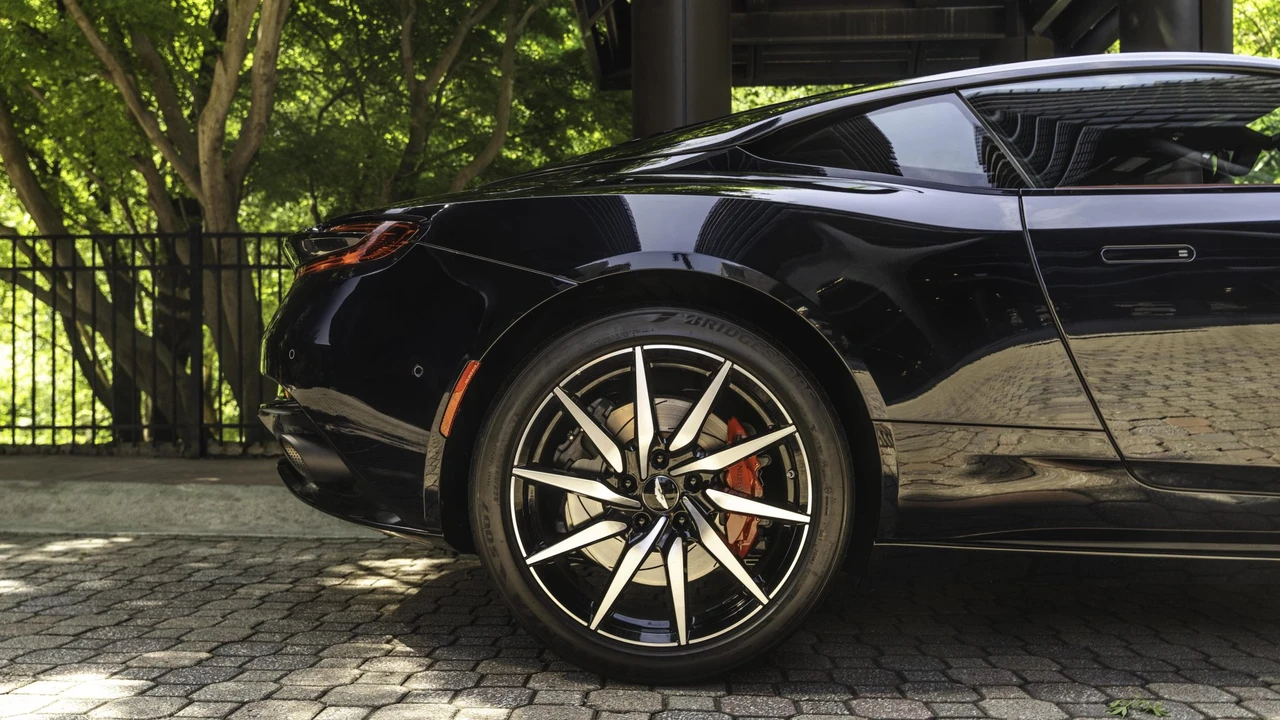 2021 Aston Martin DB11 V8 - Image 25 of 31