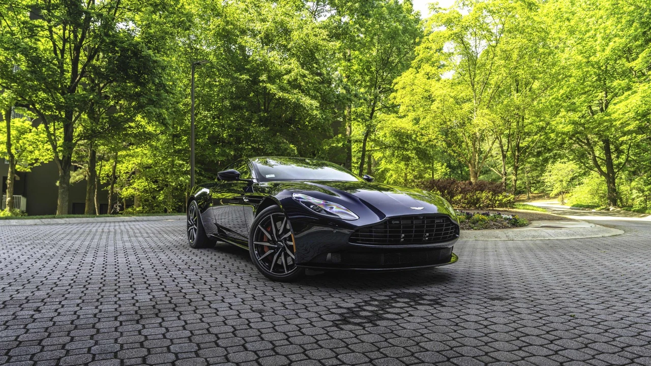 2021 Aston Martin DB11 V8 - Image 16 of 31