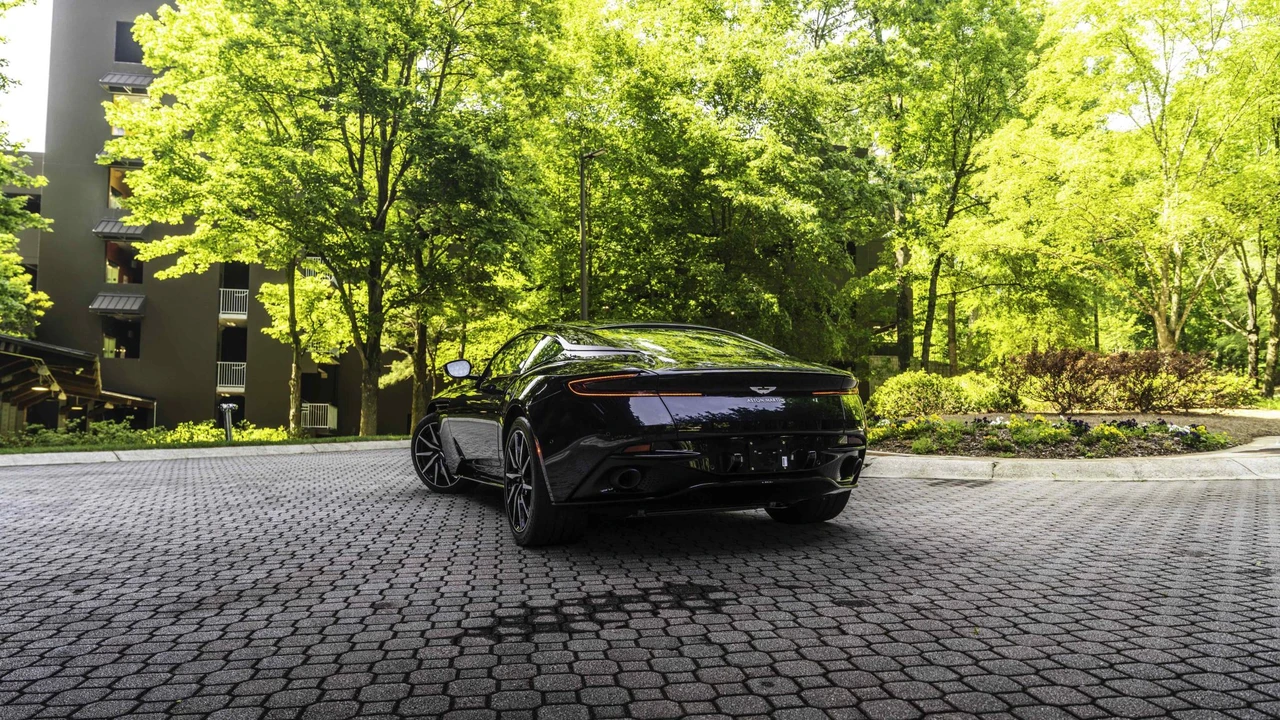2021 Aston Martin DB11 V8 - Image 10 of 31