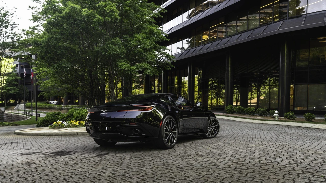 2021 Aston Martin DB11 V8 - Image 13 of 31