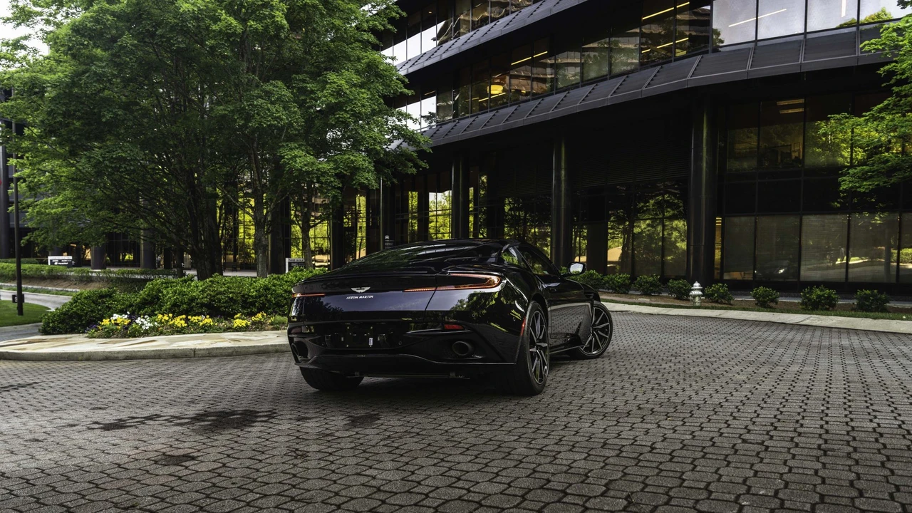 2021 Aston Martin DB11 V8 - Image 14 of 31