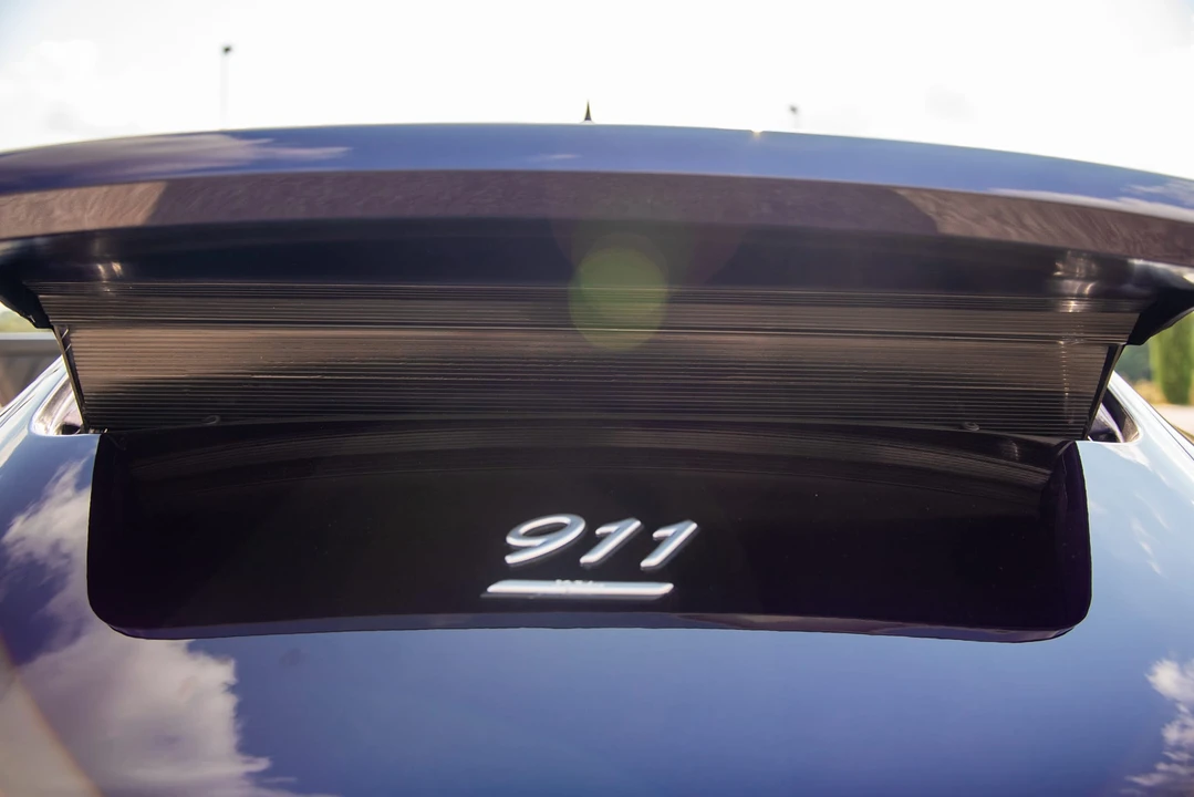 1993 Porsche 964 Carrera 4 - Image 27 of 31