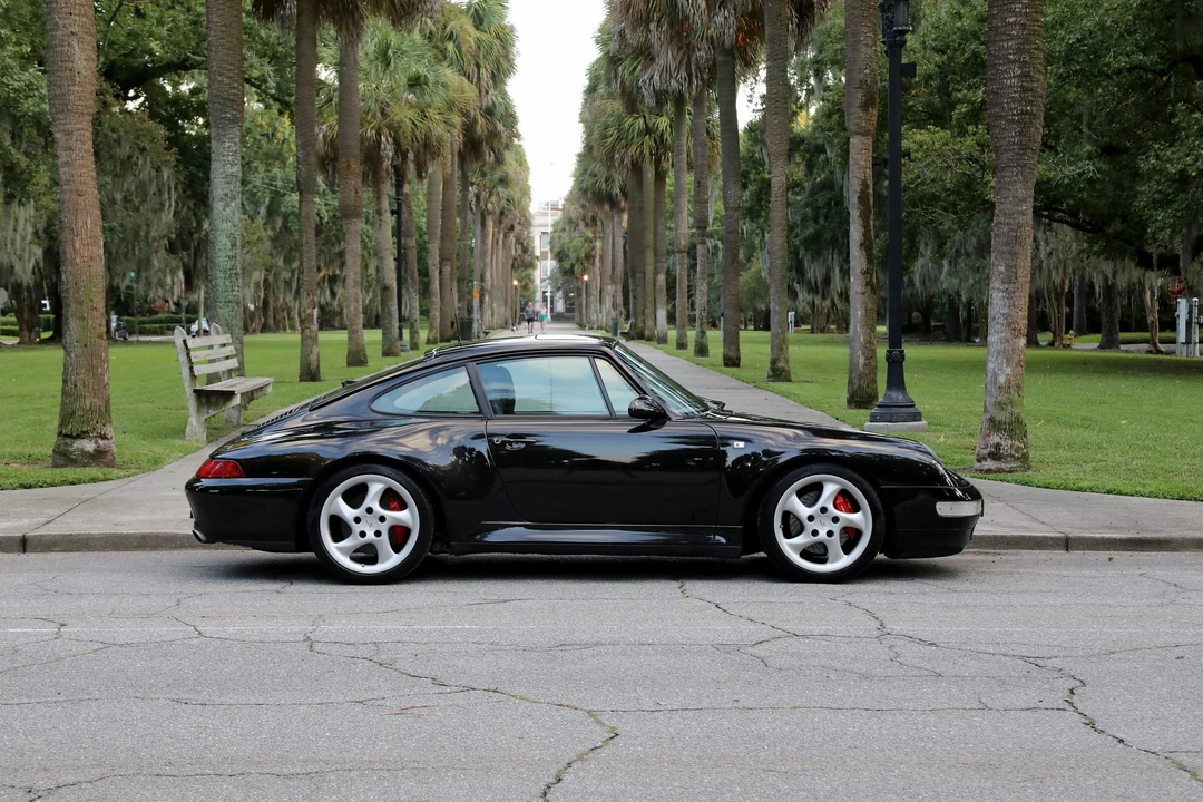 1995 Porsche 993 Carrera 4S - Image 11 of 31