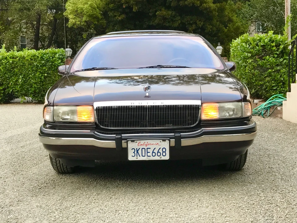 1994 Buick Roadmaster - Image 2 of 31