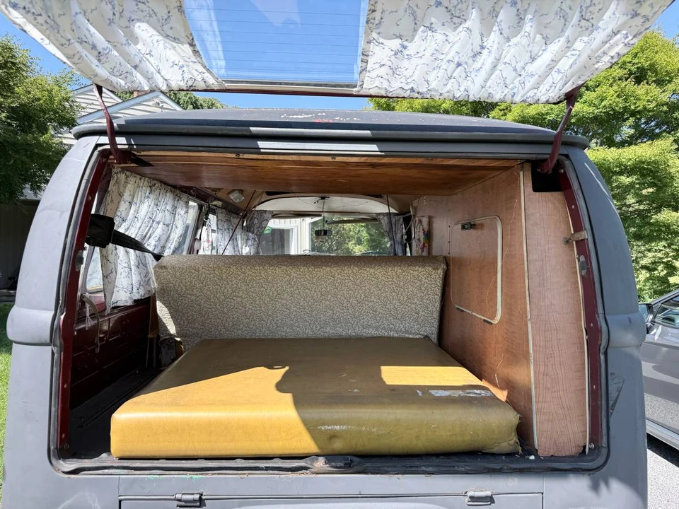 1969 Volkswagen Bay-Window Bus - Image 8 of 9