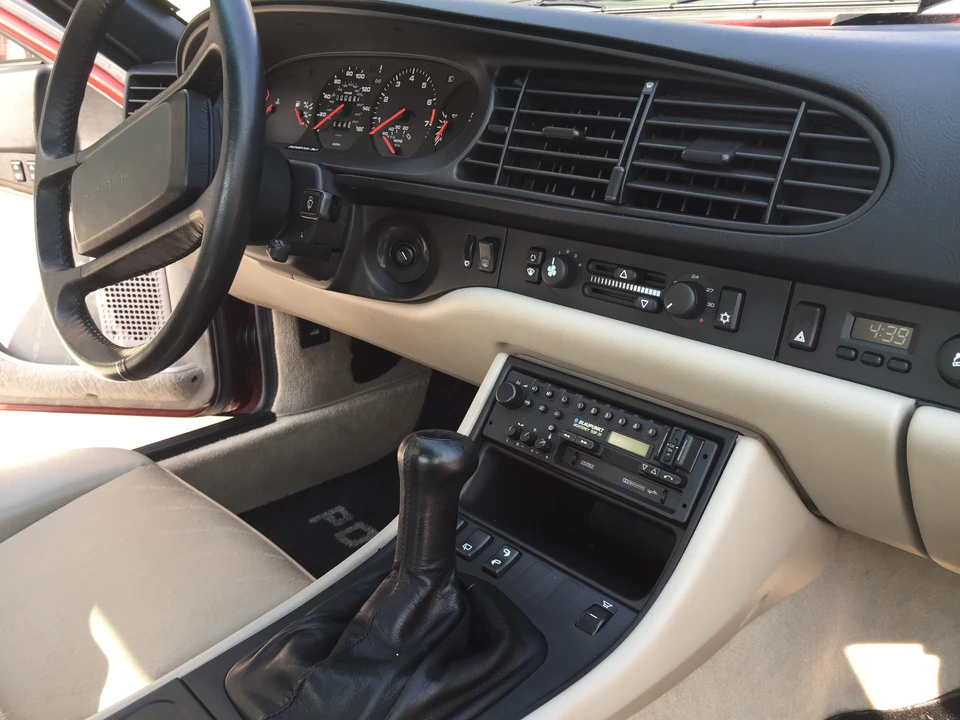 1985 Porsche 944 - Image 28 of 31