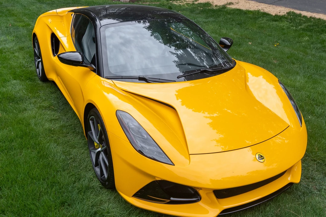 2024 Lotus Emira - Image 4 of 31