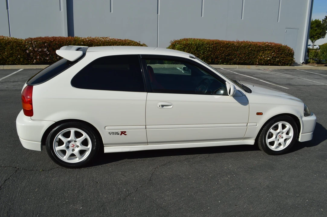 1997 Honda EK9 Civic Type R - Image 15 of 31