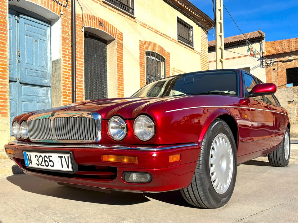 1996 Jaguar X300 XJ - Image 9 of 31
