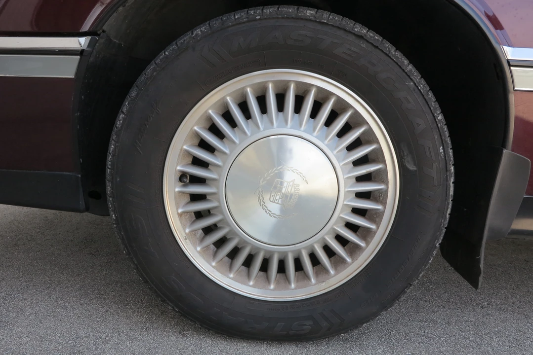 1992 Cadillac Eldorado 12th Gen - Image 30 of 31