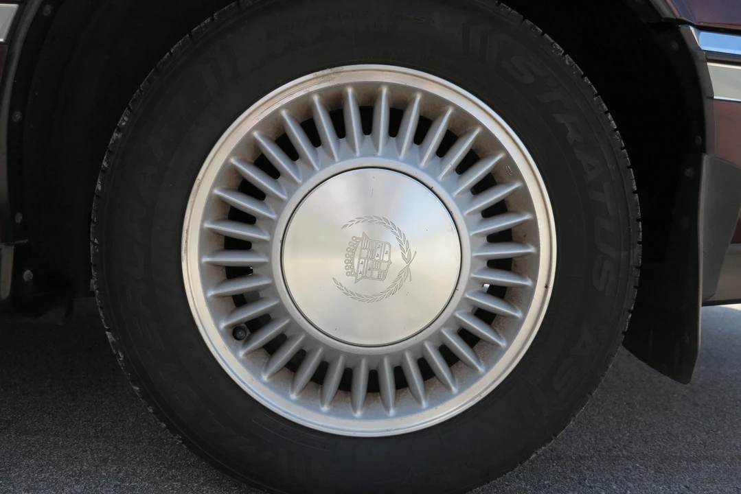 1992 Cadillac Eldorado 12th Gen - Image 27 of 31