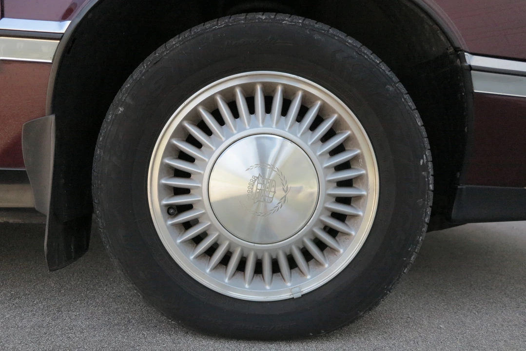 1992 Cadillac Eldorado 12th Gen - Image 29 of 31
