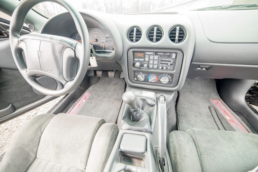 1994 Pontiac Firebird Formula 4th Gen - Image 19 of 31