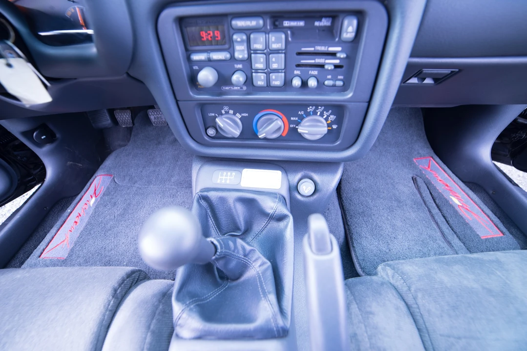 1994 Pontiac Firebird Formula 4th Gen - Image 26 of 31