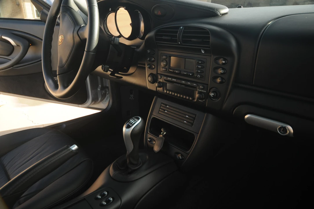 2003 Porsche 996 Turbo - Image 14 of 31