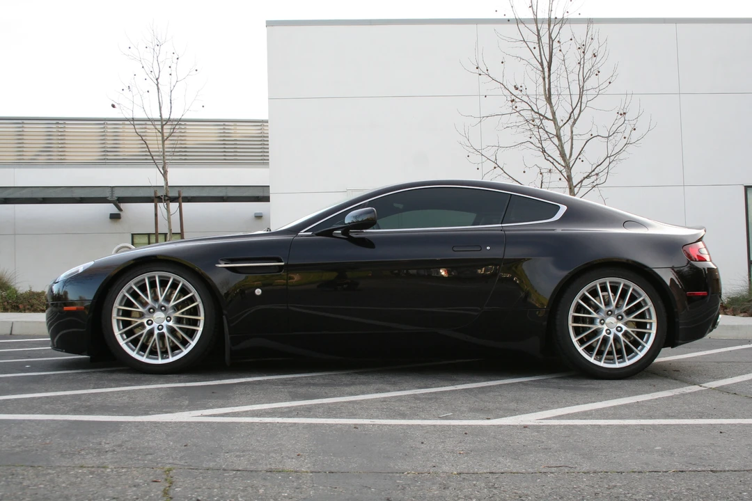 2009 Aston Martin V8 Vantage (2006-2017) - Image 2 of 31